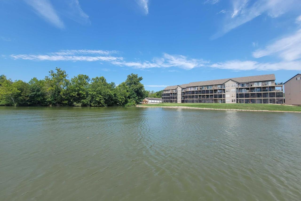 Step-Free Camdenton Condo With Boat Ramp, Dock, Slip المظهر الخارجي الصورة